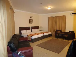 Blue Lodge Hotel - Image 4