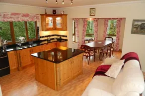 Luxury 4 Bedroom House in Tallagh Hill, Belmullet - Image 3