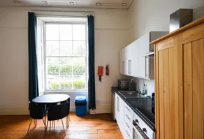 12 Bed Clifton Townhouse - Image 2