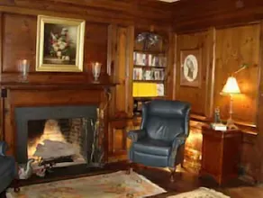 The Pond House Inn - Image 1