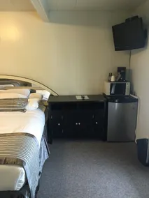 Voyageur Motor Inn - Image 2