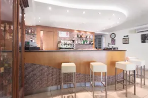 Hotel Du Lac - Image 2