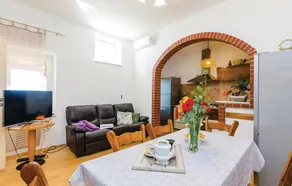 Awesome Home in Drvenik With Wifi and 5 Bedrooms - Image 2