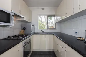 Claremont Apartment Number 6 - Image 4
