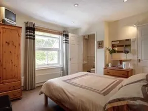 St. Edmundsbury Bed and Breakfast - Image 5