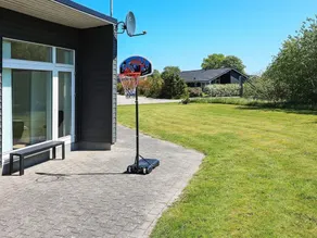 Pretty Holiday Home in Hadsund With Roofed Terrace - Image 5