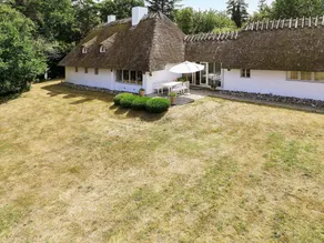 Rustic Holiday Home in Hovedstaden With Whirlpool - Image 3