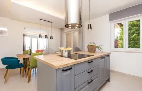 Nice Apartment in Opatija With Wifi and 3 Bedrooms - Image 3