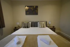 London Heathrow Living Serviced Apartments By Ferndale - Image 3
