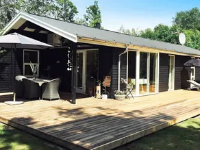 Refreshing Holiday Home in Glesborg With Terrace - Image 4