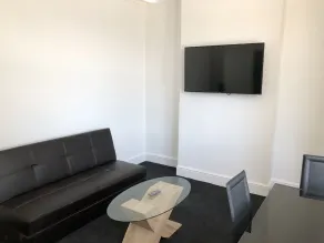 Glasgow Airport Holiday Home - Image 3