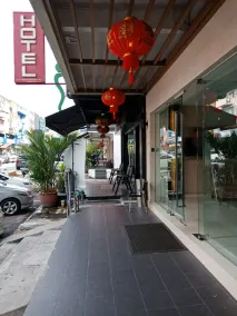 Hotel Zamburger Taman Segar (Previously Home Inn Taman Segar) - Image 5