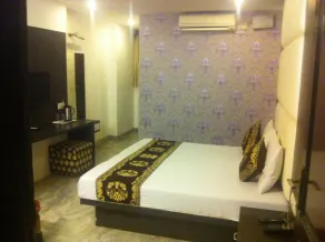 Hotel Karat 87 Inn - Image 4