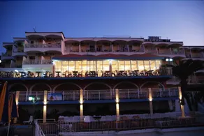 Captains Hotel - Image 4