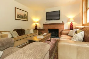 Bournes Farmhouse - Image 2