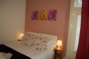 Crystal House Hotel - Image 4
