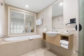 Kingscliff Salt Resort 2BR Dual Key & 1BR 7303 04 - Image 5