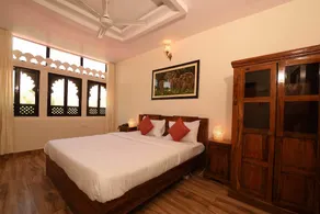Hotel Empire Palace - Image 2