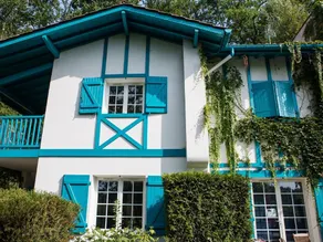 Colorful holiday home in Basque style in a green environment - Image 3