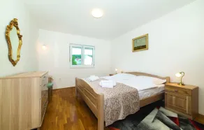 Amazing Home in Trilj with Hot Tub, WiFi & 4 Bedrooms - Image 2
