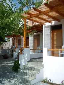 To Kamari - Image 4