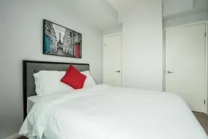 Aaira Suites at Fort York - Image 2