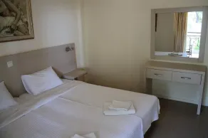Mango Hotel - Image 3