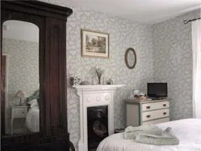 Hillside House - Guest House - Image 3