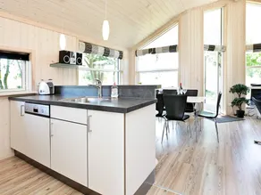 Splendid holiday home with view - Image 3