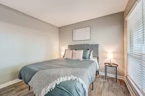 FRONTDESK Pier 5350 Apts Woodland Acres Jacksonville - Image 2