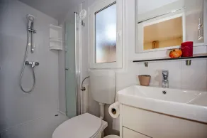 Mediteran kamp Mobile Homes in Camping Porton Biondi - Image 5