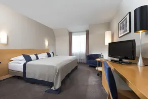 Wyndham Garden - Image 2