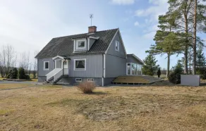 Amazing Home in Säffle With Wifi, Private Swimming Pool and 5 Bedrooms - Image 4