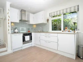 Apartment in Historical Mansion Near the Wonderful Blackpool Sands Beach - Image 2