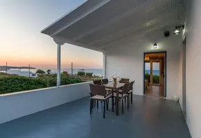 Seaview House Mandrakia - Image 5