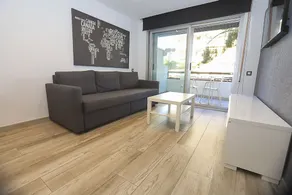 DIFFERENTFLATS Llum - Image 2