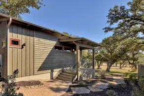 2br Reserve At Lake Travis 2 Bedroom Cabin - Image 5