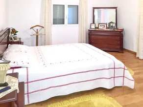 2 bedrooms house with lake view and enclosed garden at Manthirea - Image 3