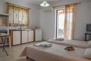 Spacious studio just 150m to the beach - Image 4