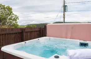 Keepers at Rossie Ochil Estate Cottages with Hot Tub, Perthshire - Image 5