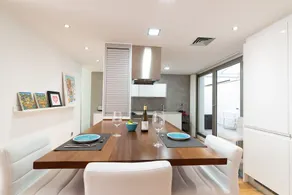 Quart Towers Flat - Image 2