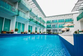 KC Beach Club & Pool Villas - Image 4