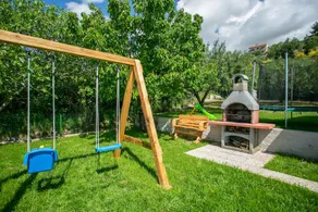 Modern House W.large Garden & Children Playground - Image 4