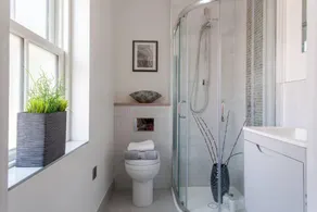 Chic Luxurious Townhouse - Central Marlow - Image 2