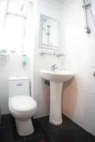 Rent-A-Room, Hong Kong - Image 4