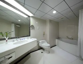 Capital Plaza - Image 5