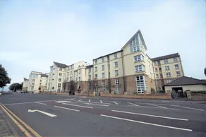 Lochend Serviced Apartments - Image 5