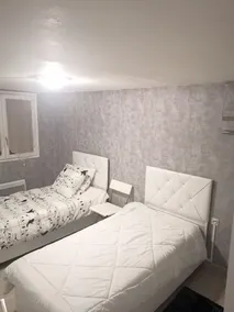 Apartment With 2 Bedrooms in Villeneuve-le-roi, With Wifi - Image 3