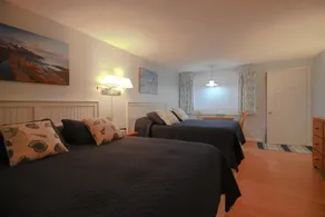 The Holiday House - Image 5