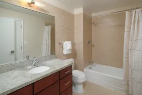 Bluebird Suites on Washington Circle - Image 5